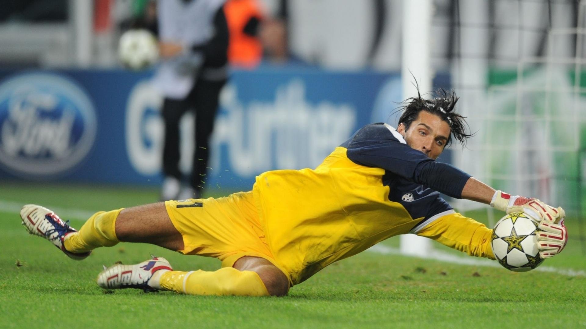 开云网页版-绿茵绝唱，当星光坠落与少年祈祷共舞，绿茵绝唱，当星光坠落与少年祈祷共舞